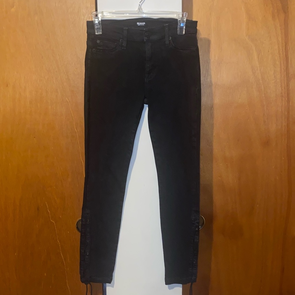 ♣️🩶♣️EUC Hudson Mix Lace Hem Crop Black Jeans